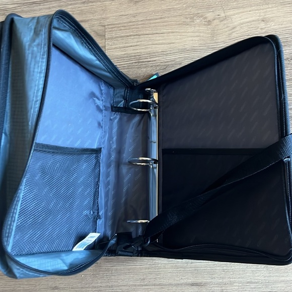 Case it - Picture 2 of 3